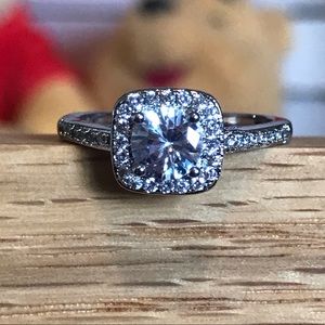 Beautiful .925 cubic zirconium ring size 7.5